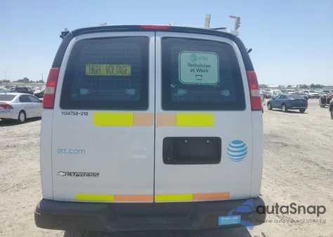 2018 Chevrolet Express G2500 z USA, uszkodzony, nr VIN 1GCWGAFP7J1175230